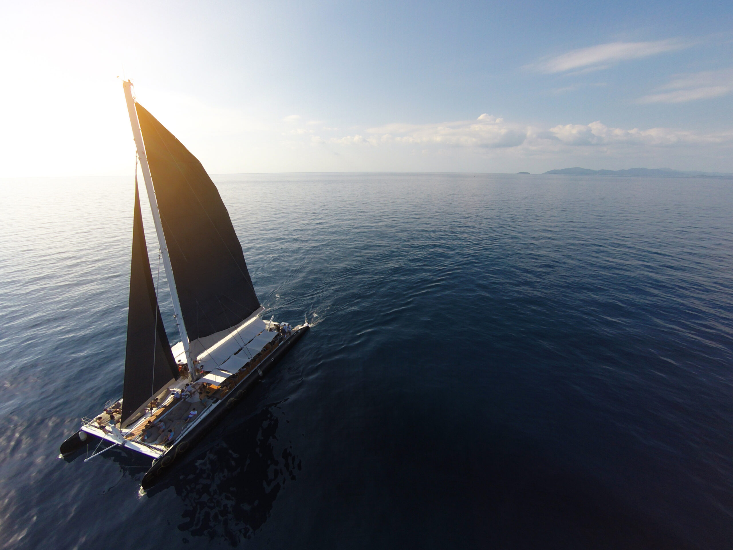 Solo leadership navigator at sea